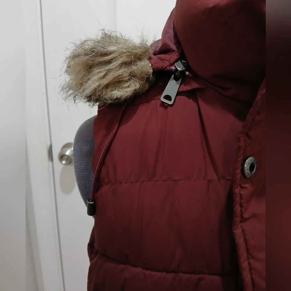 🔥SALE🔥Banana Republic Maroon‎ Puffy Hooded Vest